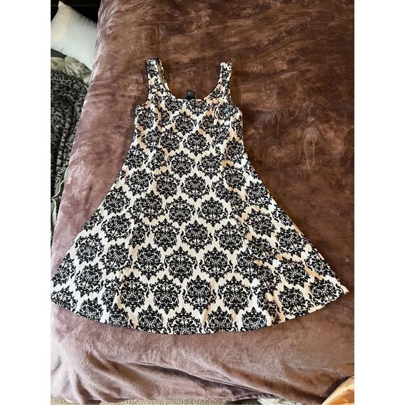 5th love medium size dress black and white mini - Picture 1 of 2